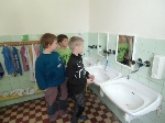 Foto - Nová zrcadla v umývárně