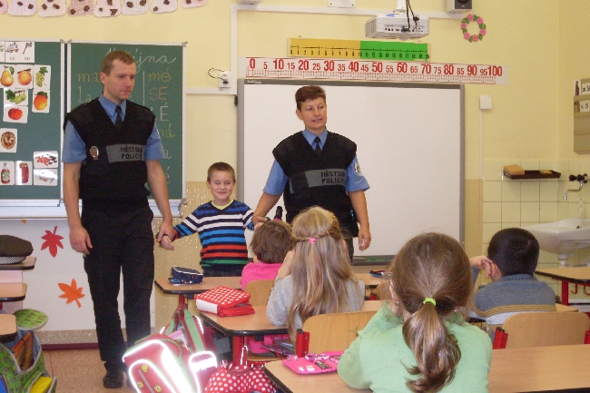 Beseda s policisty v 1. ronku