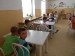 Foto - Poprvé ve školní jídelně