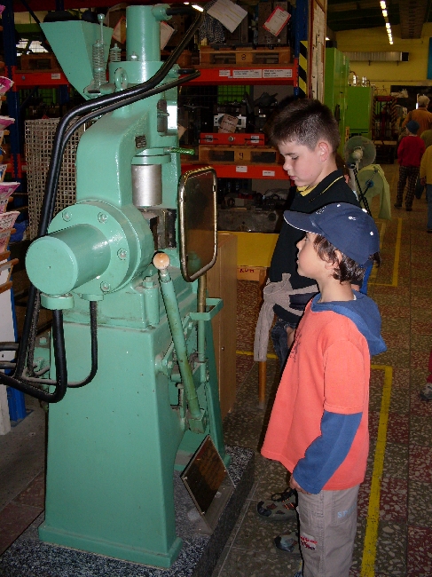 Foto - Muzejn kousek - historick stroj